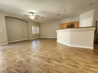 Photo #1: 2525462 Listing 