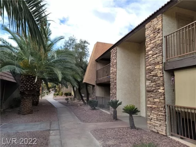 MLS: 2525493 Condo For Sale