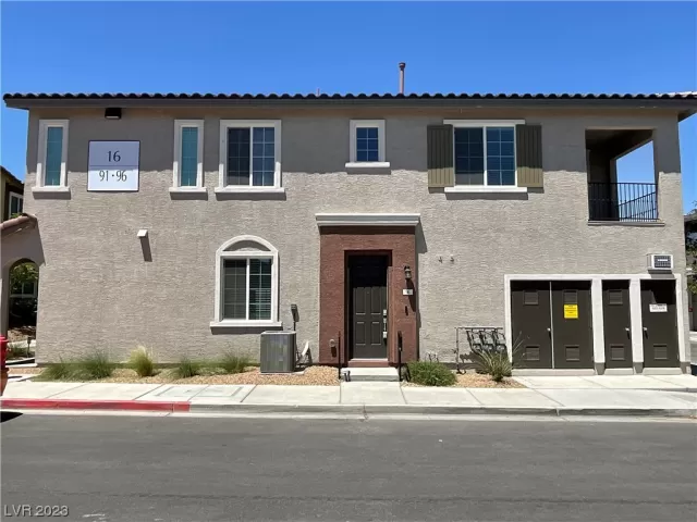 MLS: 2525500 Condo For Sale