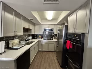 Photo #4: 2525594 Listing