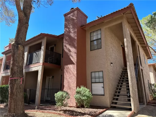 MLS: 2525634 Condo For Sale