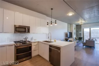 Photo #1: 2525679 Listing 