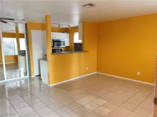 Photo #1: 2525687 Listing 