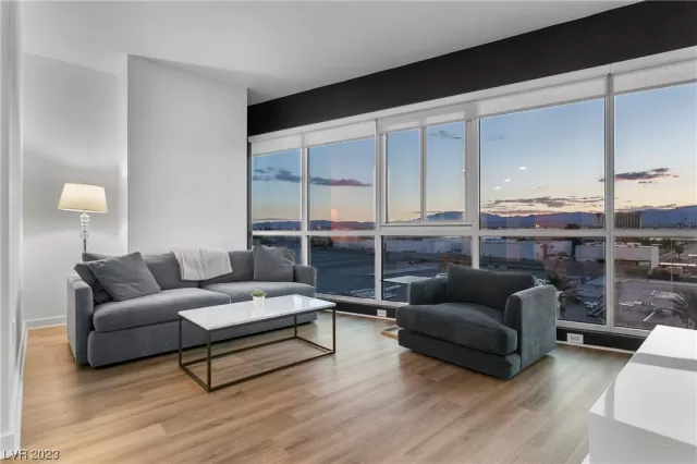 MLS: 2525695 Condo For Sale