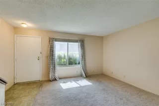 Photo #4: 2525710 Listing
