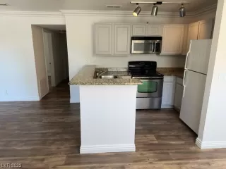 Photo #1: 2525726 Listing 