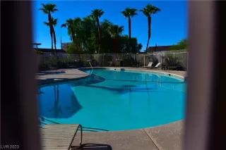 Photo #6: 2525803 Listing