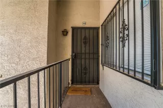 Photo #6: 2525819 Listing