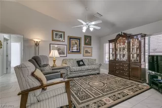 Photo #3: 2525822 Listing