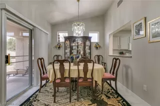 Photo #6: 2525822 Listing