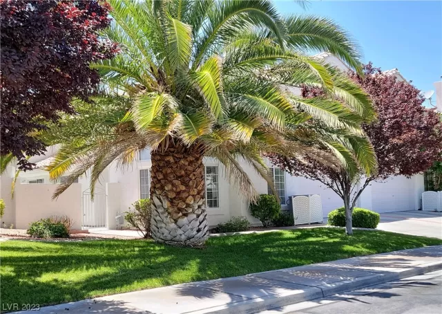 MLS: 2525826 Condo For Sale