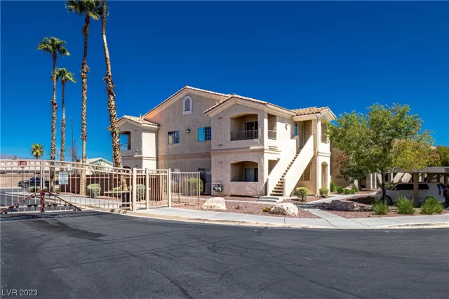 MLS: 2525858 Condo For Sale