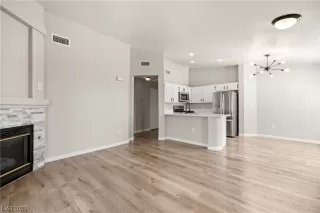 Photo #5: 2525858 Listing