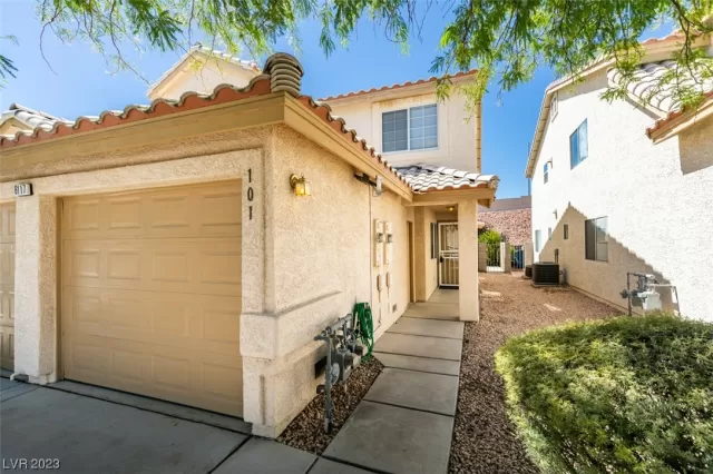 MLS: 2525882 Condo For Sale