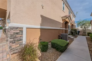 Photo #1: 2525909 Listing 