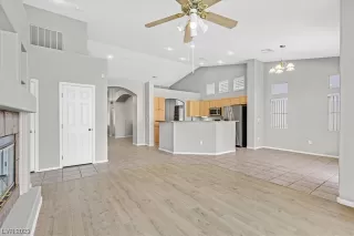 Photo #5: 2525915 Listing