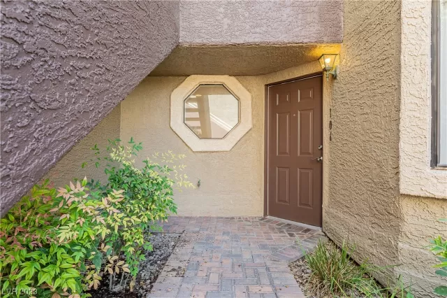 MLS: 2525918 Condo For Sale