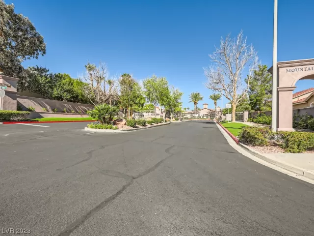 MLS: 2525937 Condo For Sale