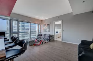 Photo #1: 2525980 Listing 