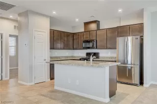 Photo #6: 2526004 Listing 