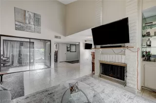 Photo #6: 2526022 Listing