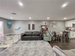 Photo #3: 2526025 Listing