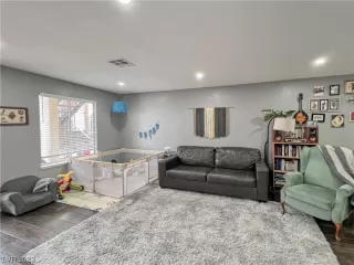 Photo #4: 2526025 Listing