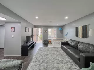 Photo #6: 2526025 Listing