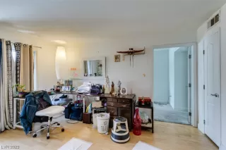 Photo #3: 2526052 Listing