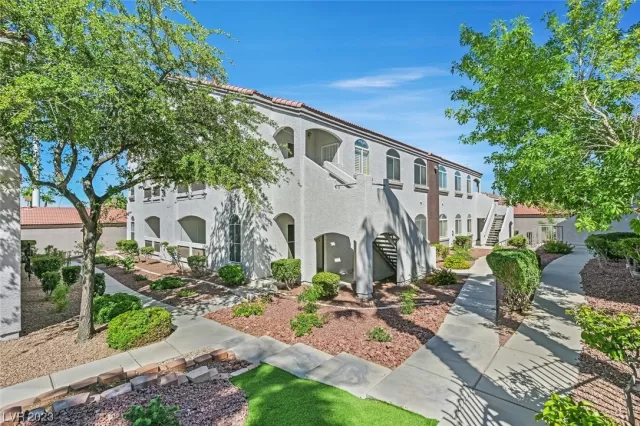 MLS: 2526103 Condo For Sale