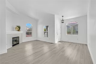 Photo #5: 2526103 Listing