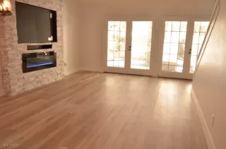 Photo #5: 2526126 Listing