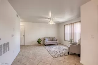 Photo #2: 2526129 Listing