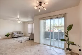 Photo #4: 2526129 Listing