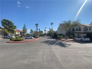 Photo #2: 2526190 Listing