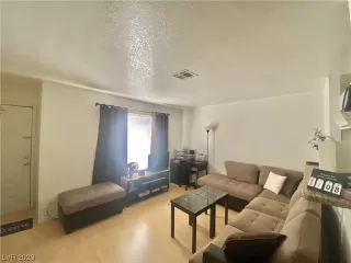 Photo #6: 2526190 Listing