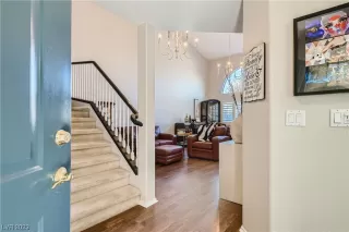 Photo #3: 2526201 Listing