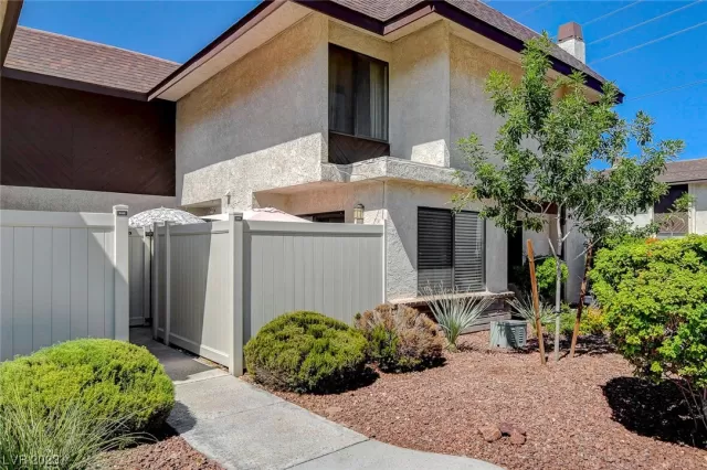 MLS: 2526207 Condo For Sale