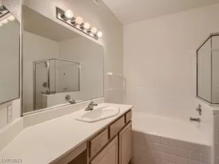 Photo #5: 2526213 Listing