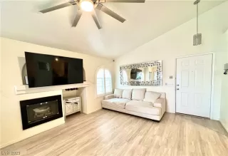 Photo #1: 2526230 Listing