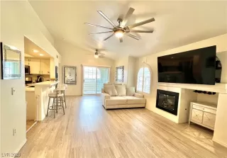 Photo #3: 2526230 Listing