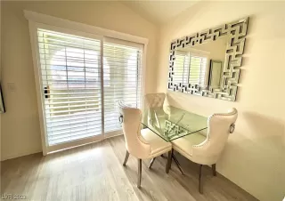 Photo #4: 2526230 Listing