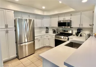 Photo #5: 2526230 Listing