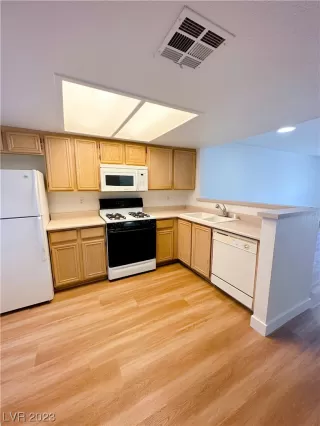 Photo #1: 2526232 Listing 