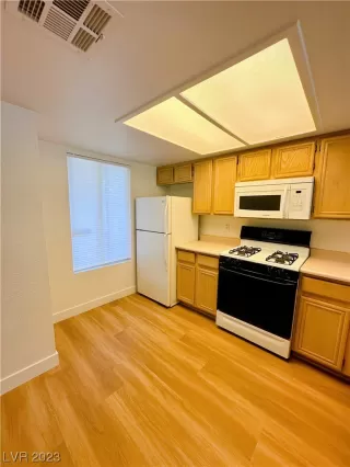 Photo #2: 2526232 Listing 