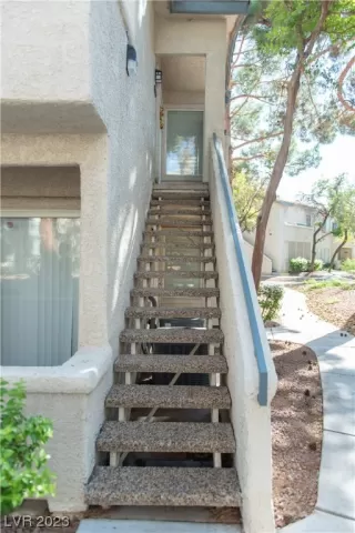 Photo #1: 2526296 Listing 