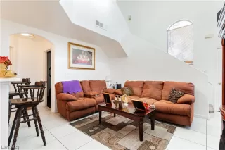 Photo #6: 2526301 Listing 