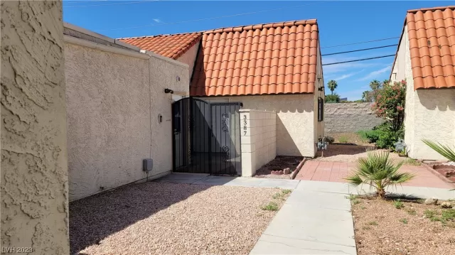 MLS: 2526362 Condo For Sale