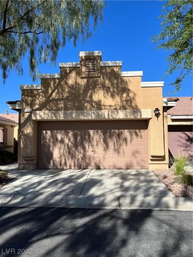 MLS: 2526366 Condo For Sale