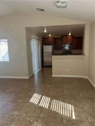 Photo #4: 2526366 Listing 